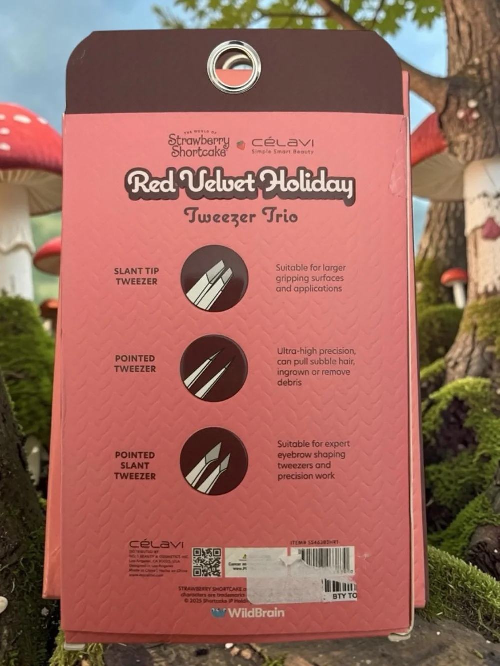 Strawberry Shortcake x Red Velvet Holiday Tweezer Trio with Bonus Pin, NWT 🍓